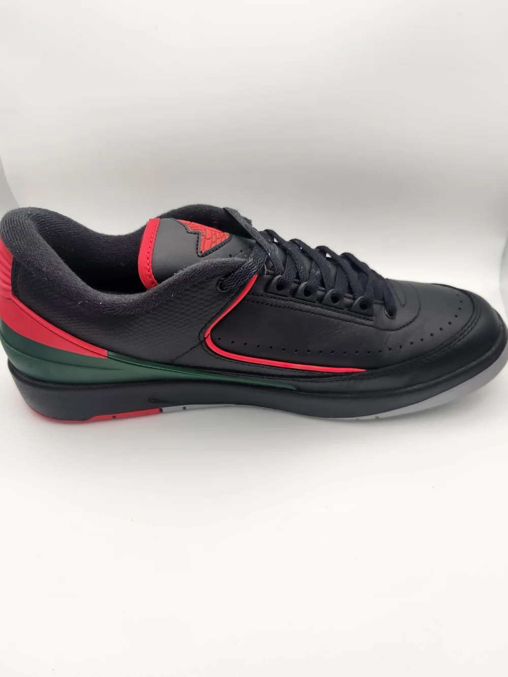 Air Jordan 2 Retro Low ‘Christmas’ Size 11